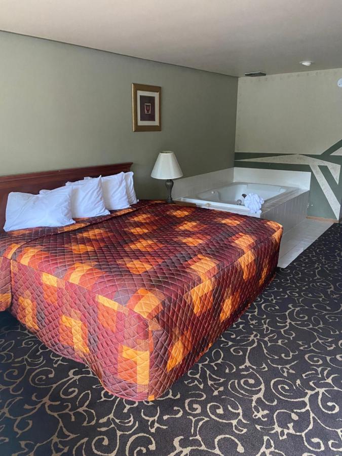 Malibu Inn Лейк-Делтон Екстер'єр фото